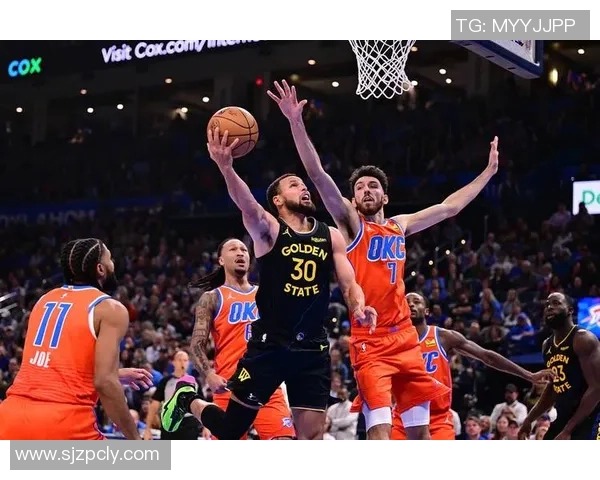 湖人对决雷霆季后赛第三场精彩回顾与赛后分析 湖人对决雷霆季后赛第三场精彩回顾与赛后分析