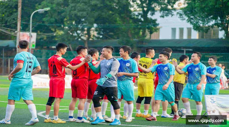 坚持就是胜利，拼搏是成就的钥匙。